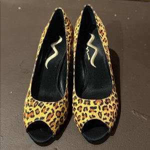 Women 9 / 39 Nina Leopard Black Heels Pumps Shoes